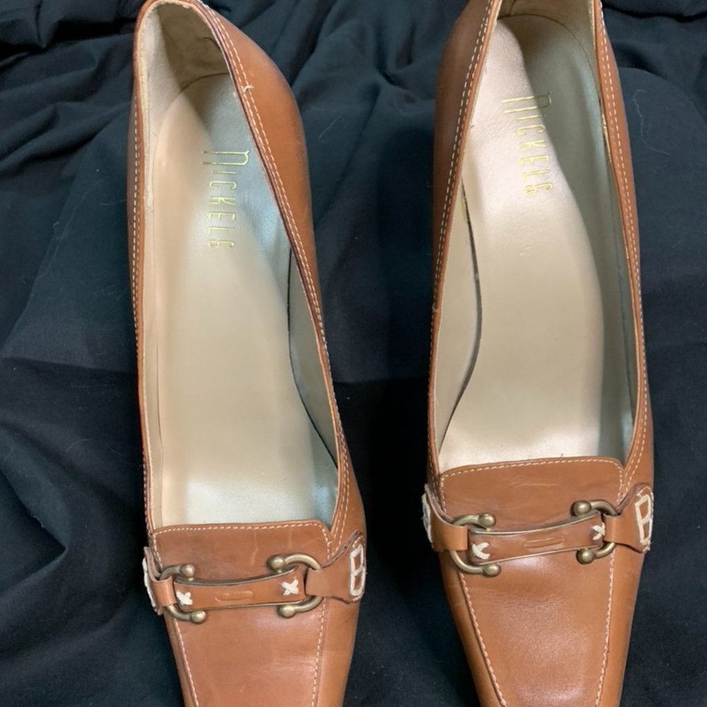 Camel/Tan Heel with gold accents